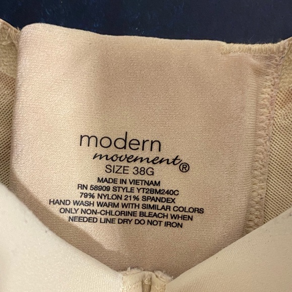 Cream Full-Coverage Bra with Molded Cups - Picture 7 of 9